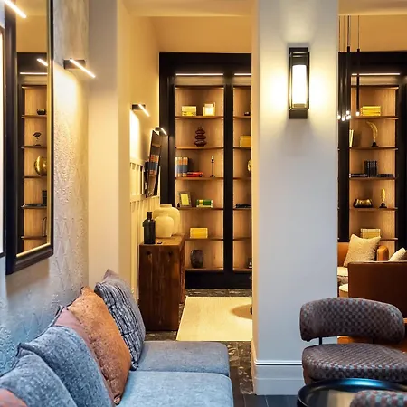 Corvin Boutique מלון דירות 4*