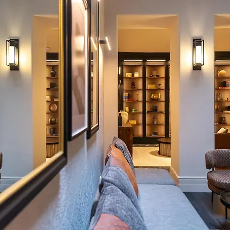 Corvin Boutique Aparthotel 4*