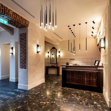 Corvin Boutique Aparthotel 4*