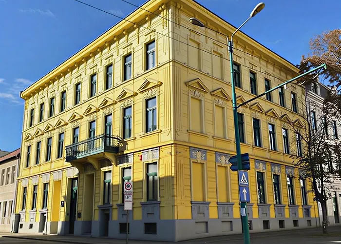 Corvin Boutique Aparthotel 3*