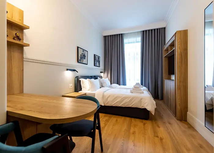 Corvin Boutique Aparthotel 3*