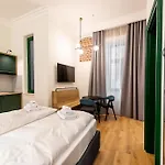 Corvin Boutique Aparthotel 4*