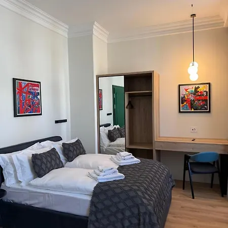 アパートホテル Corvin Boutique